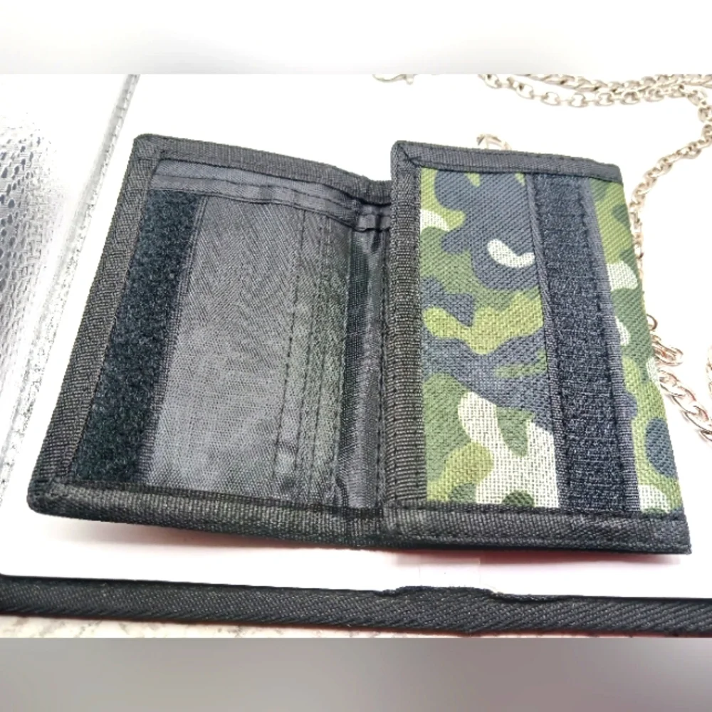 Green Camouflage TRI-Fold Nylon Wallet with 18 
